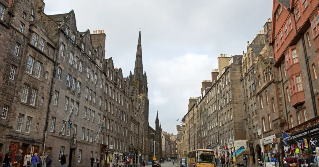The royal mile is great for shopping.